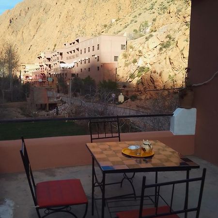 Riad Pizzeria Marhaba Akhendachou n'Ait Ouffi Buitenkant foto