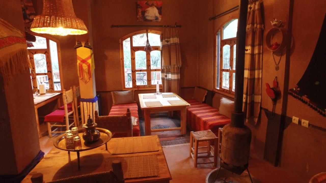 Riad Pizzeria Marhaba Akhendachou n'Ait Ouffi Buitenkant foto