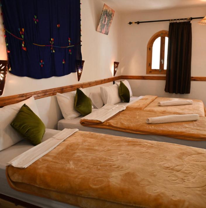 Riad Pizzeria Marhaba Akhendachou n'Ait Ouffi Buitenkant foto