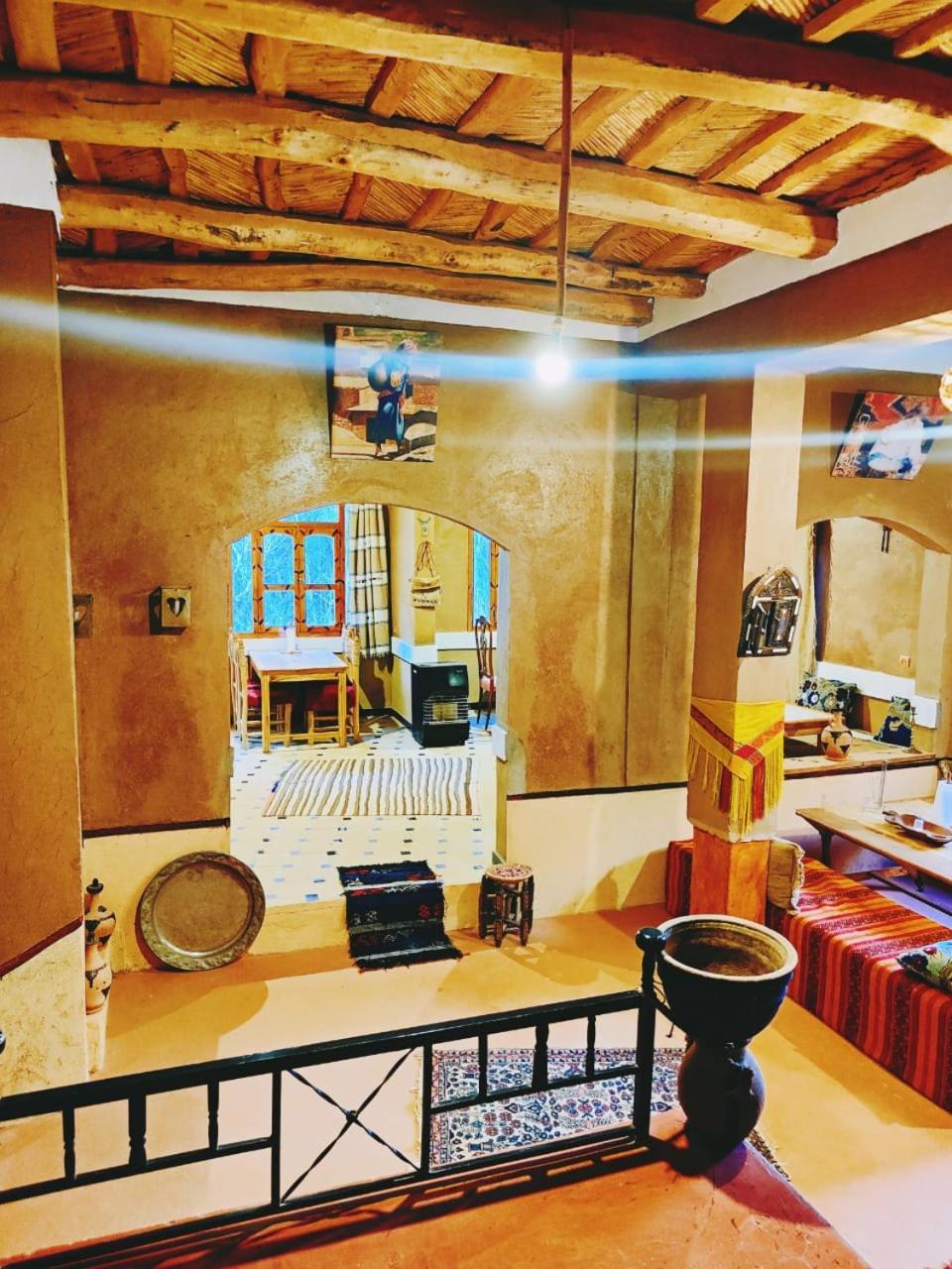 Riad Pizzeria Marhaba Hotel Akhendachou n'Ait Ouffi Buitenkant foto