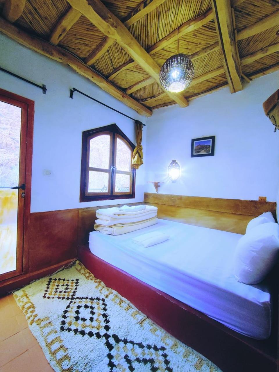 Riad Pizzeria Marhaba Akhendachou n'Ait Ouffi Buitenkant foto