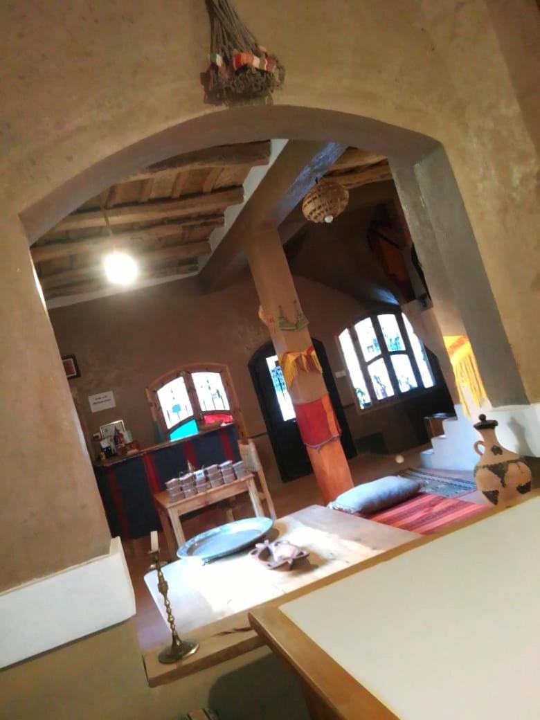 Riad Pizzeria Marhaba Akhendachou n'Ait Ouffi Buitenkant foto