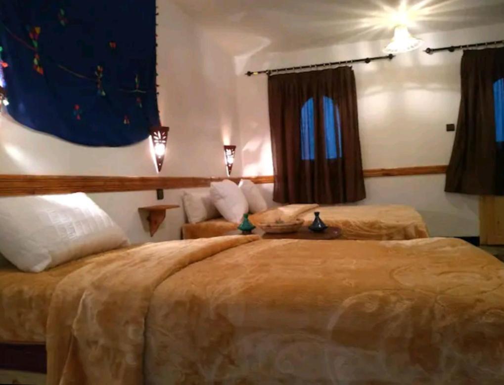 Riad Pizzeria Marhaba Akhendachou n'Ait Ouffi Buitenkant foto