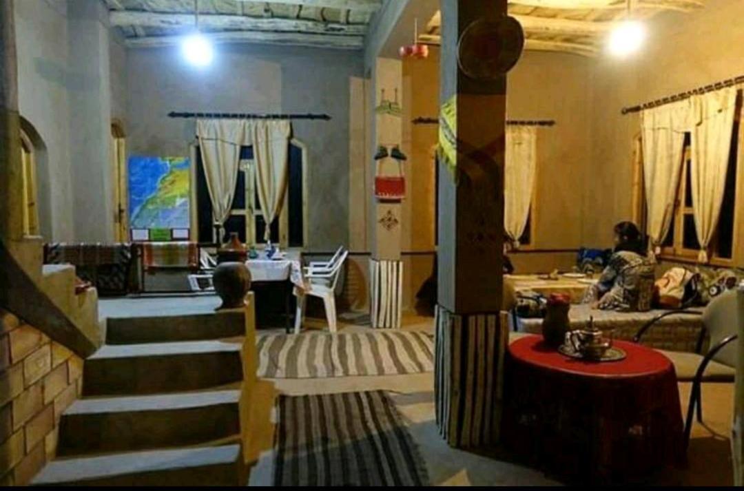 Riad Pizzeria Marhaba Hotel Akhendachou n'Ait Ouffi Buitenkant foto