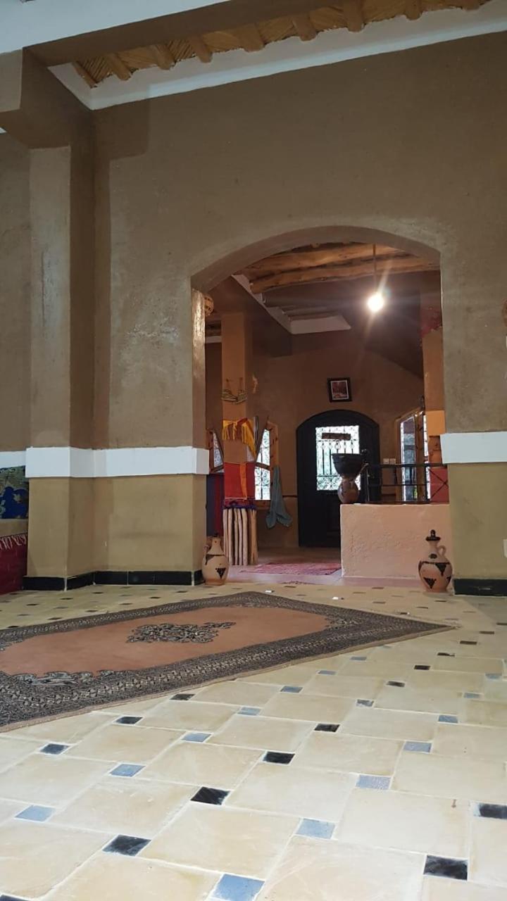 Riad Pizzeria Marhaba Hotel Akhendachou n'Ait Ouffi Buitenkant foto