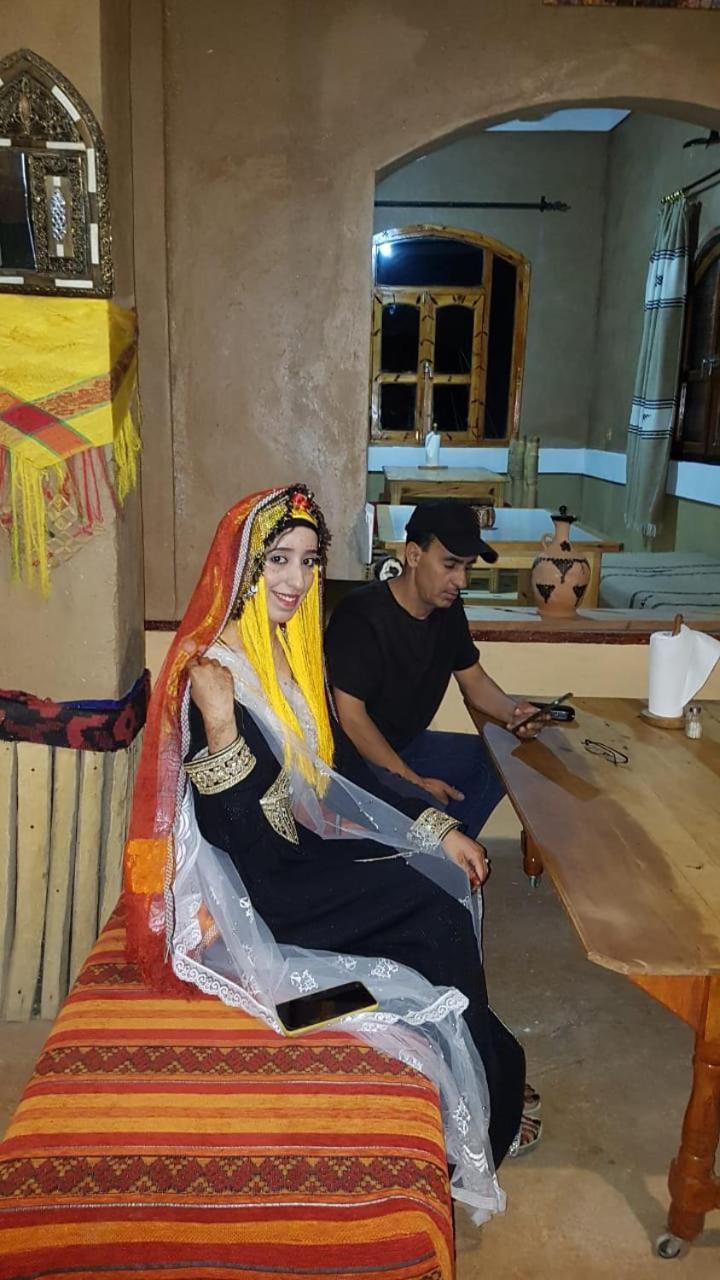 Riad Pizzeria Marhaba Akhendachou n'Ait Ouffi Buitenkant foto