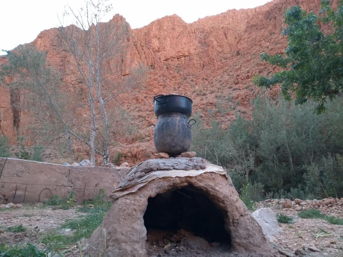 Riad Pizzeria Marhaba Akhendachou n'Ait Ouffi Buitenkant foto
