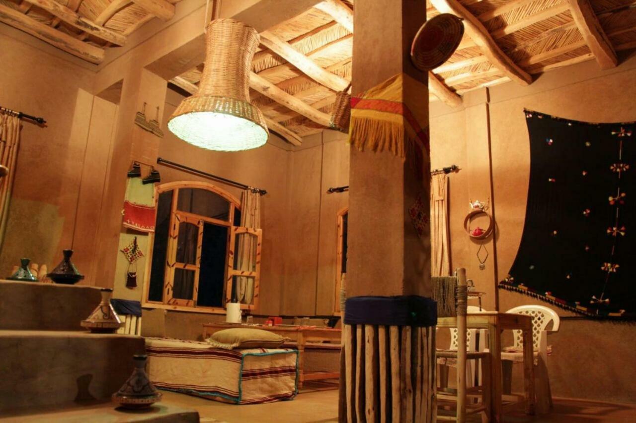 Riad Pizzeria Marhaba Akhendachou n'Ait Ouffi Buitenkant foto